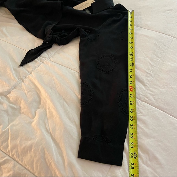 Crop Top with Eyelet on Sleeves - Picture 4 of 11